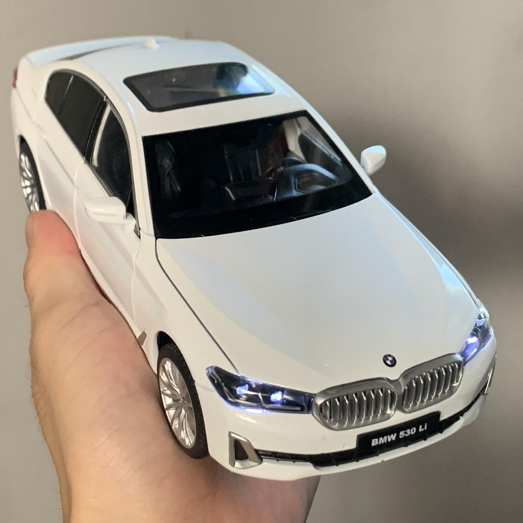 1:24 BMW 530LI Limousine Alloy Car Diecasts & Toy Vehicles Car Model Miniature Scale Model Car Toy For Children Birthday Present