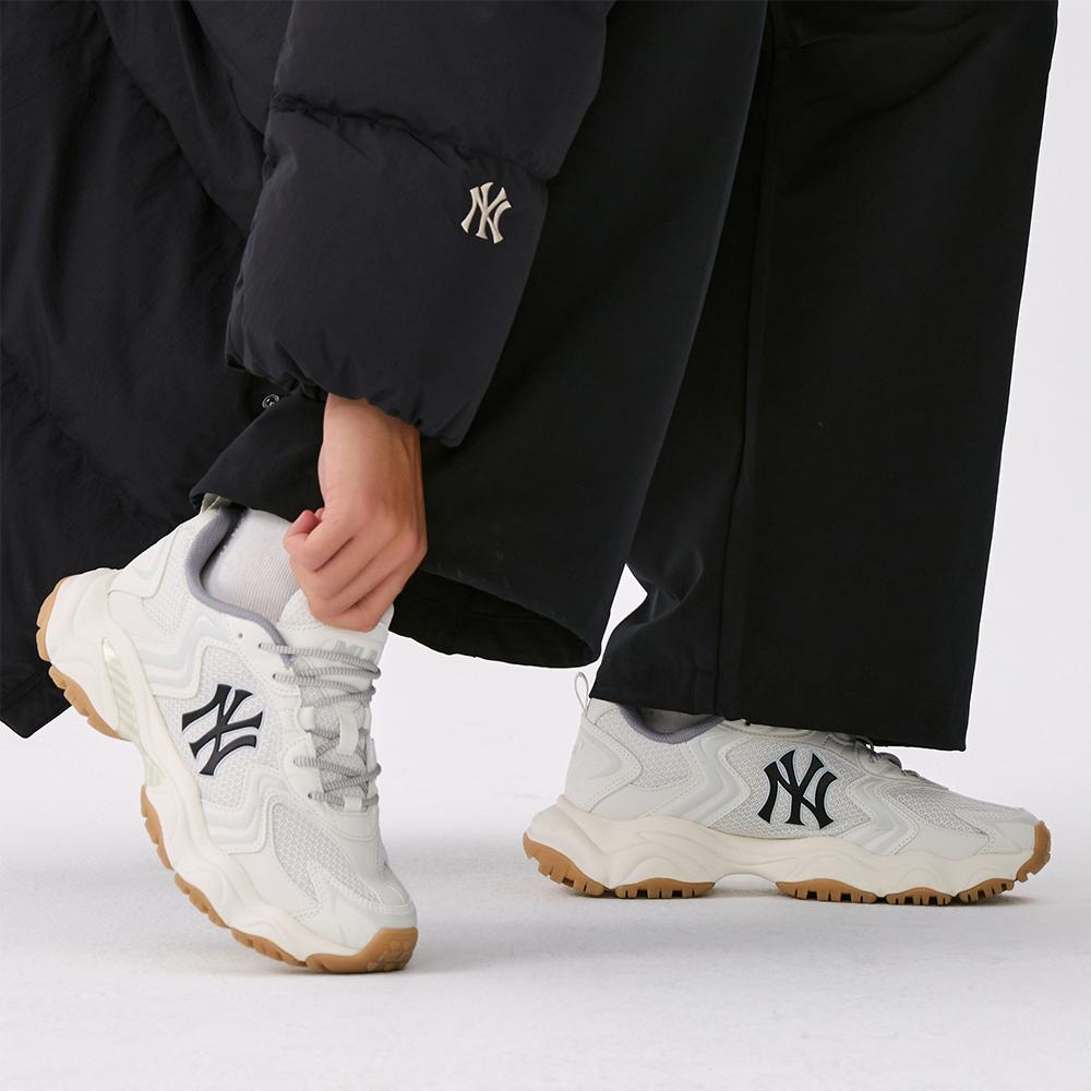 MLB New York Yankees Textile, Synthetic Leather Breathable Lightweight Height Increasing Low top Chunky Sneakers Unisex 3ASHC055N-50IVS