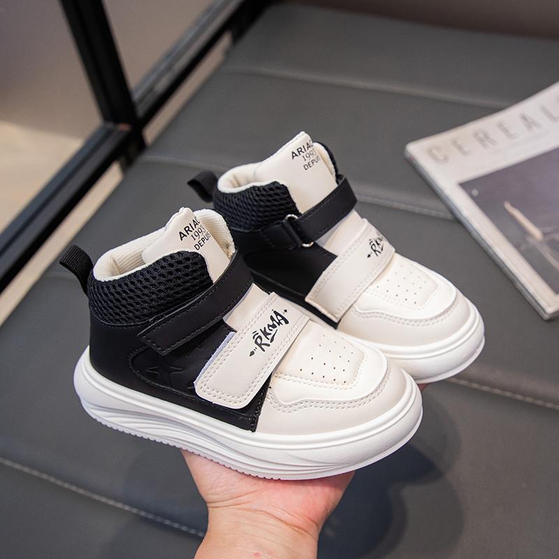 

Детская модная дышащая обувь с мягкой подошвой. Детская спортивная обувь для бега. Удобные кроссовки для мальчиков и девочек. 26 чёрный