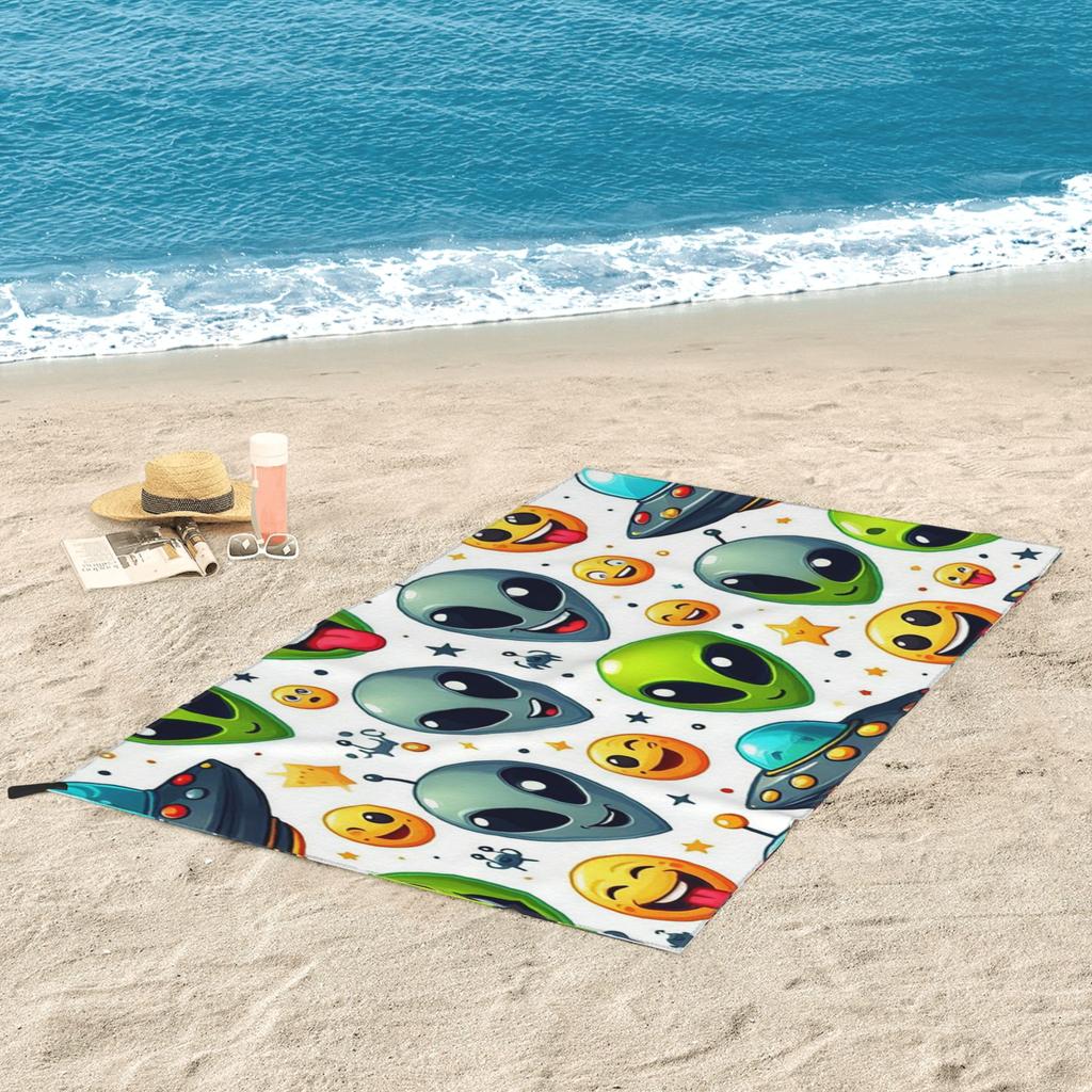 green alien and UFO pattern Beach Towel Soft Microfiber Quick Dry Absorbent Quick Towels For Bath