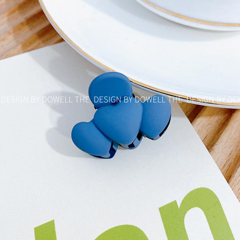 

And Durable Lightweight Hair Claw Clip For Women Perfect For Ponytails Fashionable небо синє кольору