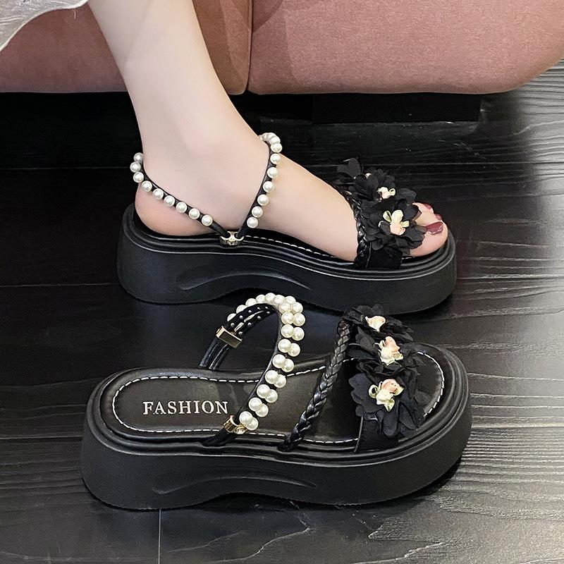2025 new fairy style pearl slippers female summer wear sweet thick-soled flowers with skirts sandals two wear sandals
