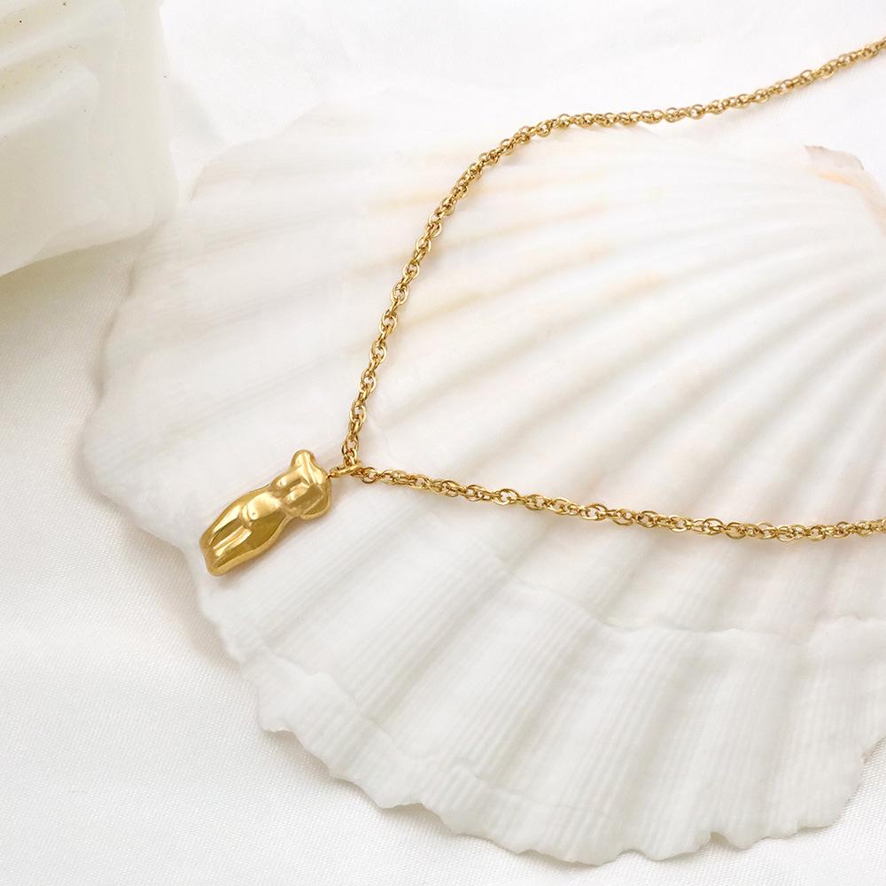 Minimalist 18k Stainless Steel Clavicle Chain with European/American Portrait Pendant for Women