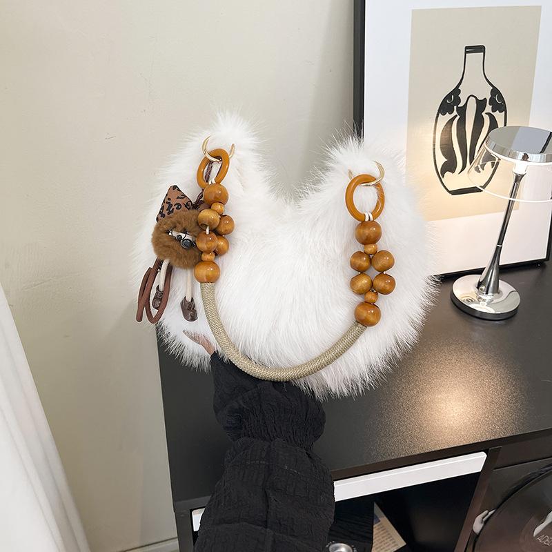 Niche design foreign style personalized shoulder bag fashion trend new bag 2025 autumn and winter women's armpit bag