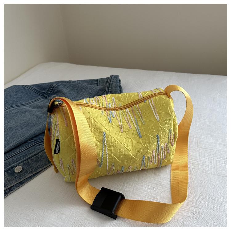 

Bag Women s 2024 New Autumn Casual and Beautiful Personalized Shoulder Bag Large Capacity Commuter Striped Pillow Bag жовтий