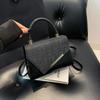 Today's popular niche design handbags, new fashionable and versatile simple and high-end shoulder messenger bags