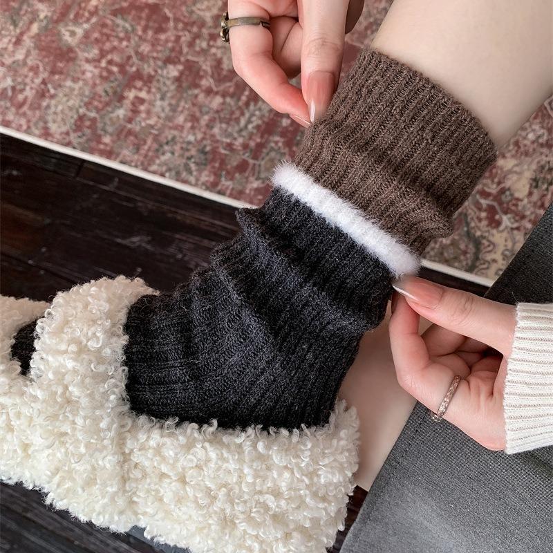 Thickened Autumn and Winter Retro Wool Socks for Women's Fashion, Color-blocked Mink Fleece Warm Mid-calf Socks