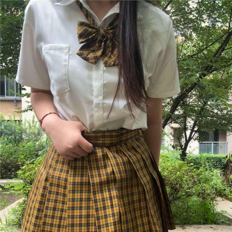 

Японский школьный комплект: Рубашка с коротким рукавом и плиссированная юбка в подсолнуховую клетку