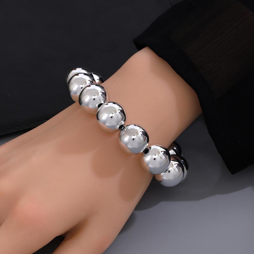 Elegante Set di Orecchini a Forma di Cuore e Bracciale Geometrico con Collana con Ciondolo a Cuore