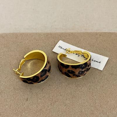 Retro Geometric Wide Edge Flocked Leopard Print Round Stud Earrings Women'S Niche High Sense Fashion Temperament Versatile Earrings