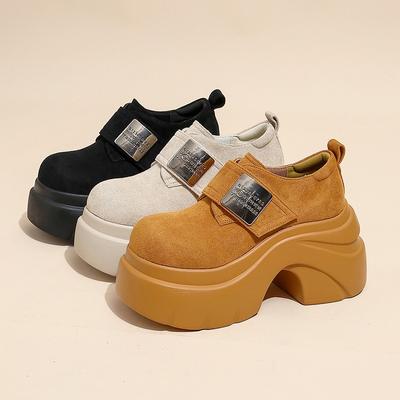 Europees en Amerikaans stijl kleine man hoogteverhogende plateauschoenen retro veelzijdige loafers dames 2025 herfst nieuwe klittenband enkele schoenen