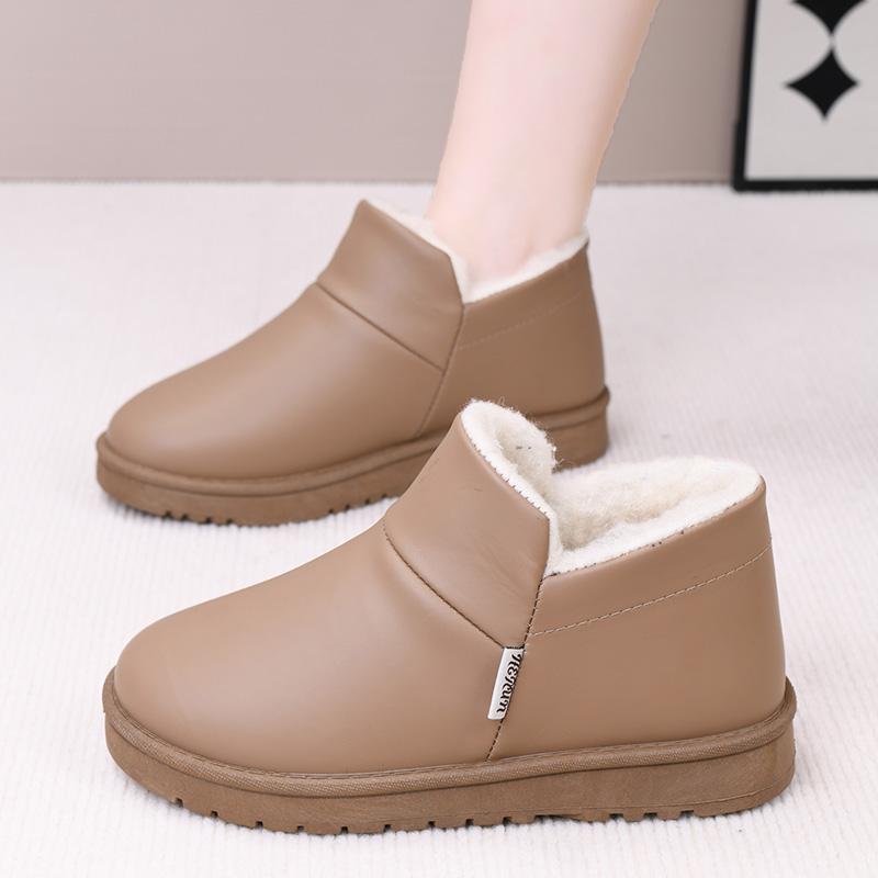 Winter Women's Fleece-Lined Thickened Short Boots, Slip-On Fashionable Casual Snow Boots, Comfortable Flat Shoes for Middle-Aged and Elderly People