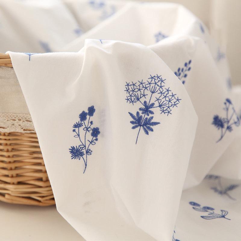100% Cotton Embroidered Tablecloth, Floral Embroidery, Durable and Multi-Size Washable Table Cover for Party Picnic Home Decor, Wedding and Kitchen