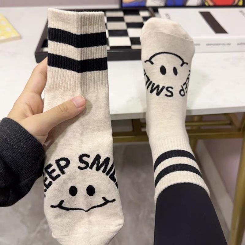 Dongdaemun Parallel Bar Striped Smiley Face Socks Cotton Socks Black And White Medium Tube Socks With Shark Pants Sports Socks