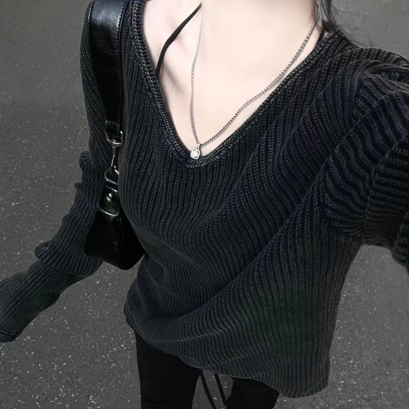 2024 Autumn V-Neck Gray Sweater: Loose, Casual Fit for Women