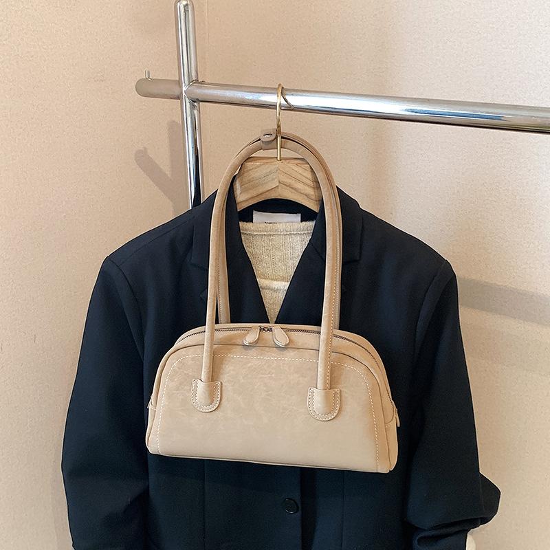 Vintage niche suede bag women's 2025 new messenger bag autumn and winter versatile single shoulder underarm bag pillow bag