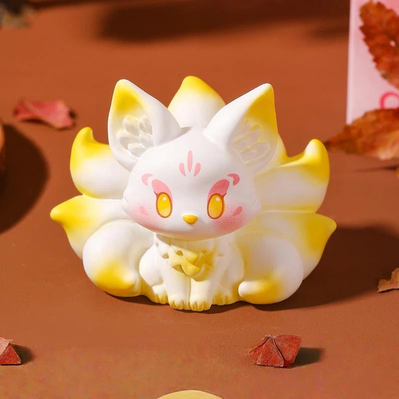 1Pcs Nine Tailed Fox Resin Car Ornament Handcrafted Exquisite Desktop Decoration for Office Study Fox Lovers Birthday Gift