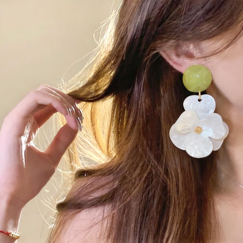 Silver Needle Forest Style High-End Resin Flower Stud Earrings - Fresh Vacation Luxury Fashion Accessories