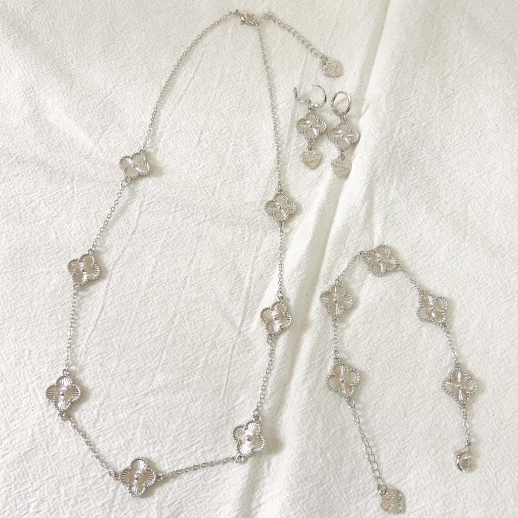 3PCS Clover Necklace Bracelet Earrings Three-Piece Set Universal Lucky Four-Leaf Clover Flower Bracelet Choker Chain Earrings