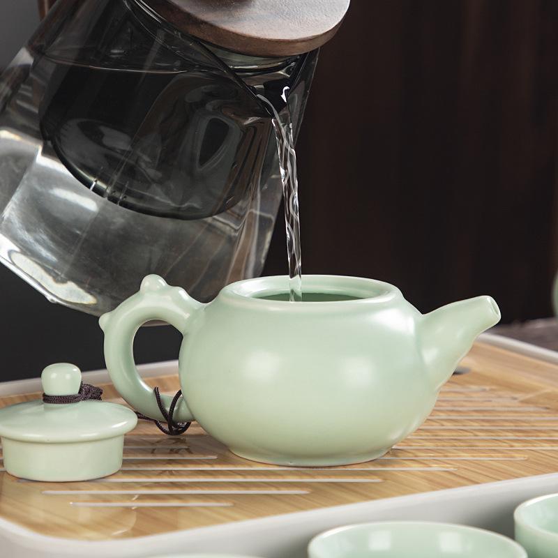 Travel ceramic Kung Fu tea set, tea tray, a full set of portable storage bags, practical business gifts for customers