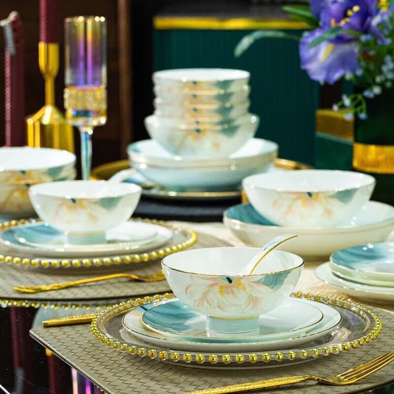 Jingdezhen 60-Piece Chinese Bone China Dinnerware Set - Lotus Pond Moonlight