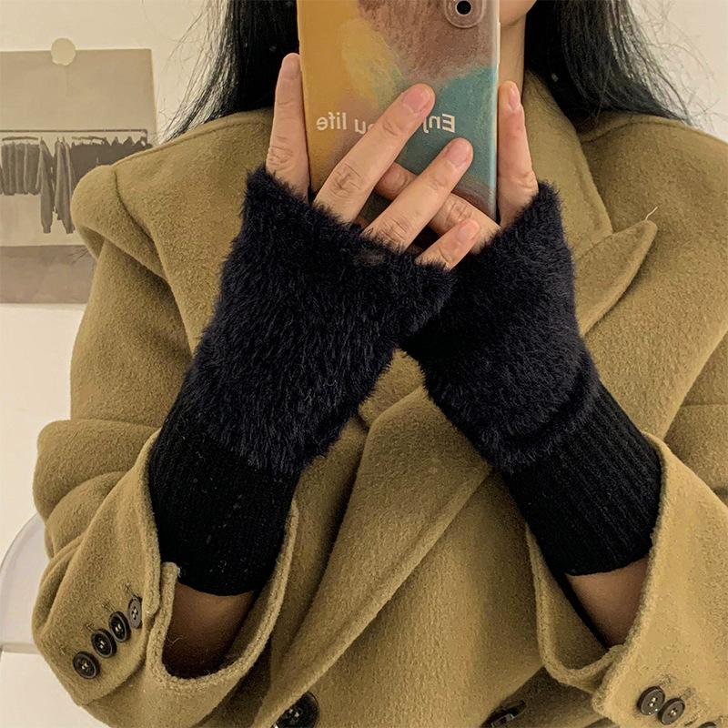 Plush Plush Half-finger Gloves for Women Winter Warm Wrist Guards with Fingerless Touch Screen Students Typing and Writing Solid Color