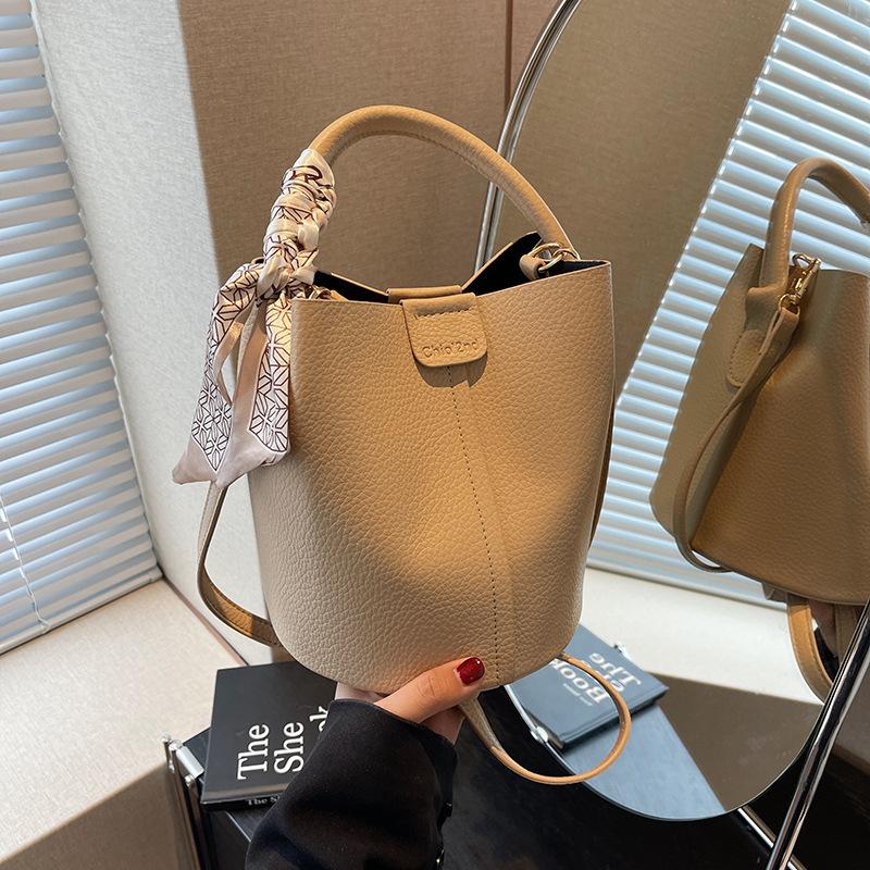 

Популярная темпераментная портативная сумка-ведро 2025 весна новая высококлассная сумка-мессенджер модная женская сумка на плечо хаки