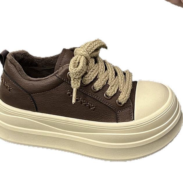 The first layer of cowhide muffin shoes children's 2025 autumn and winter new leather heightened thick-soled velvet casual sports shoes