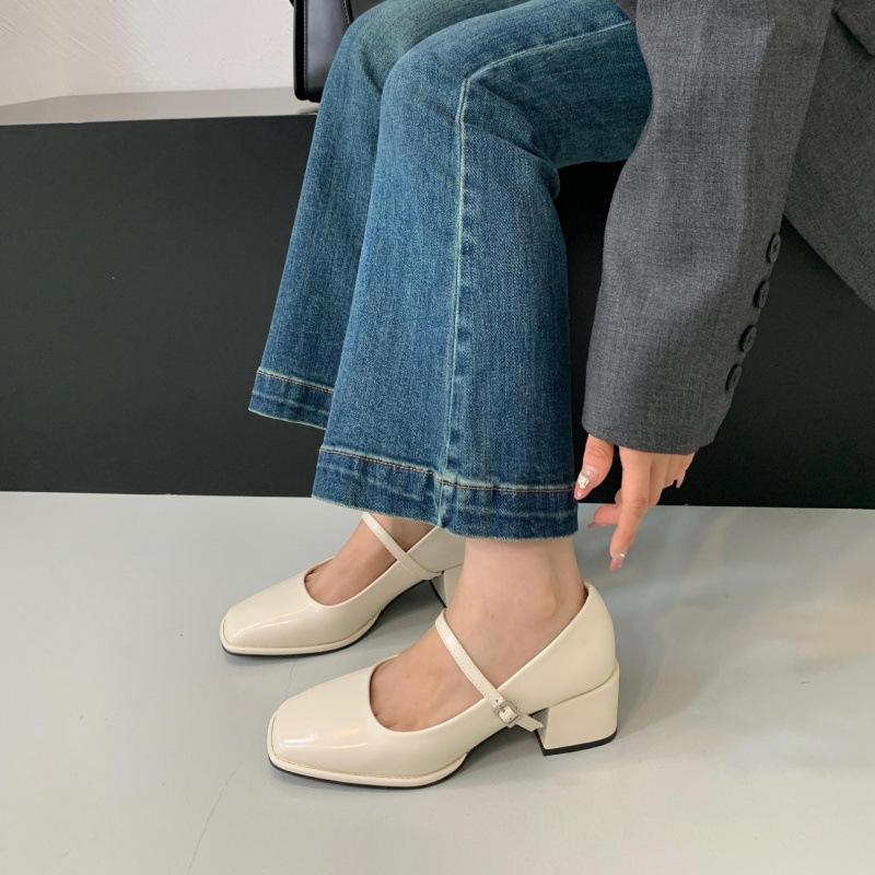 2025 Spring and Autumn New Middle Heel French Niche Mary Jane Thick Heel Single Shoes Women's Retro Word with Square Head Cool