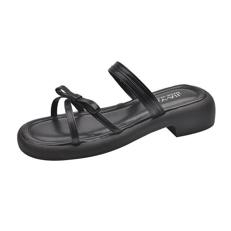 

Thick-soled beautiful one-word cool slippers for women s summer wear 2025 new models with skirts, fashionable super fire beach silver sandals 35