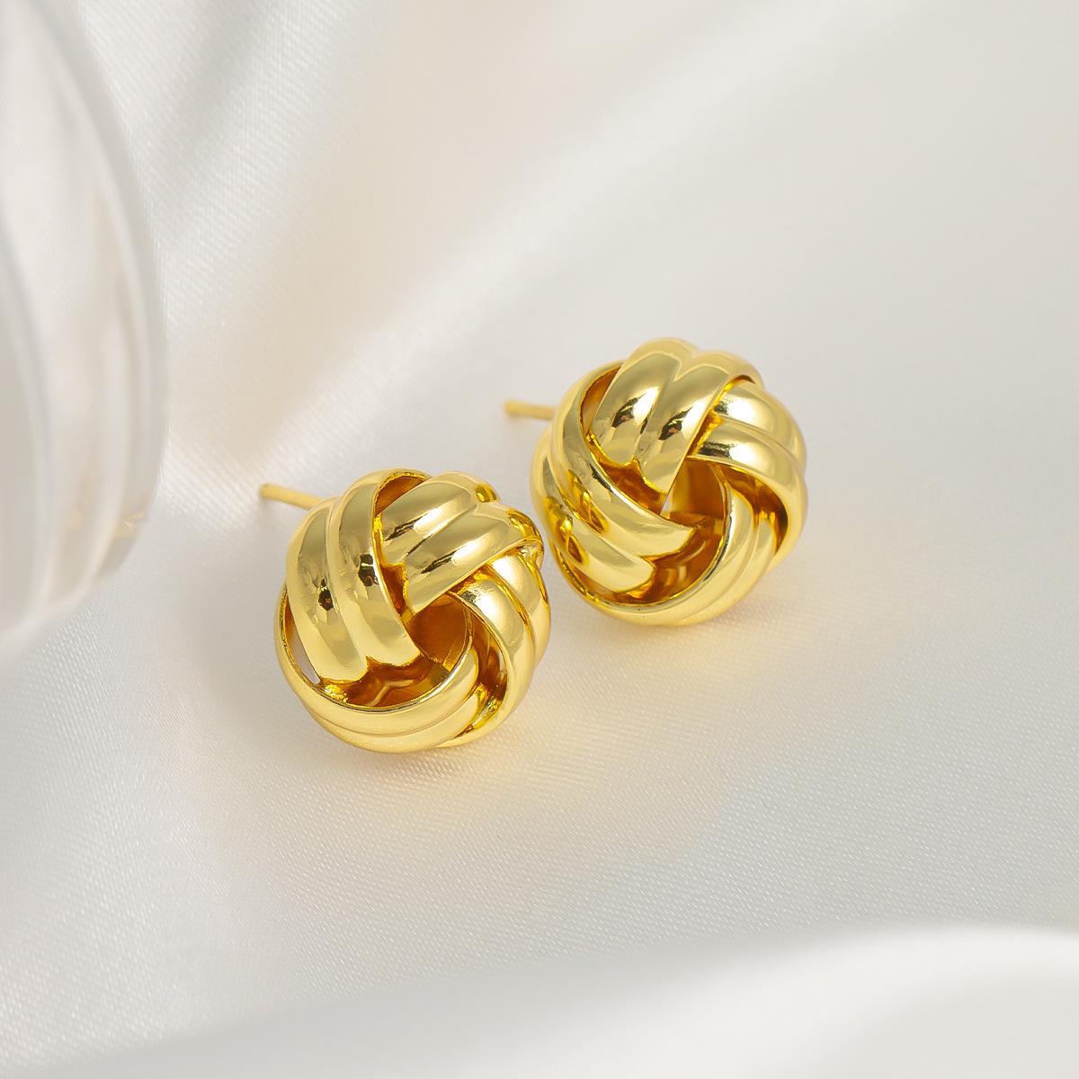 

Niche Minimalist Gold-Plated Brass and 925 Silver Needle Yarn Ball Earrings for Women