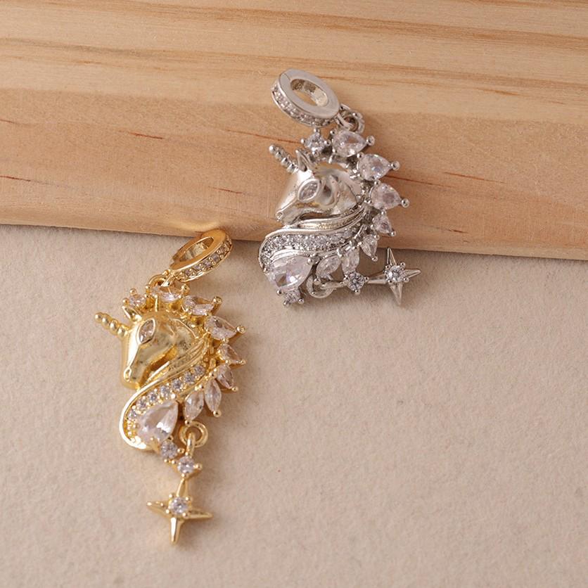 Sparkling Unicorn Star Pendant Clavicle Chain - Electroplated Copper, Dreamlike Fairy-tale Design, Luxurious Rhinestone Jewelry