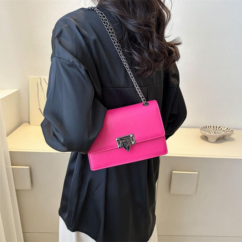 Trendige 2023 Sommer PU-Leder Kette Umhängetasche Für Frauen Modischer Street Style