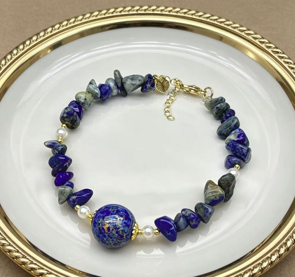 Natural Crystal Crushed Stone Bracelet - Luxurious, High-End, and Elegant Jewelry Piece