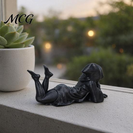 Desktop Art Ornament Hooded Laying Lady Reaper Figurine, 3D Printed Gothic Dark Fantasy Sculpture, Figurine Black Robed Women Collectible Statue
