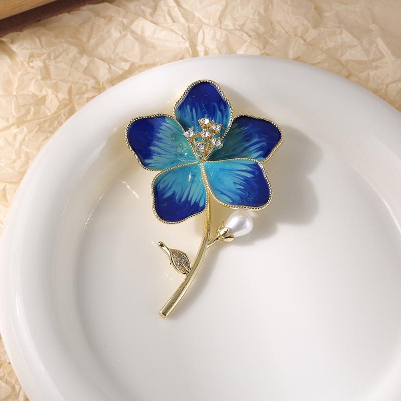 1Pcs Unisex Clover Plants Iris Flower Party Office Brooch Pins Pretty Enamel Flower Brooches For Women Gifts