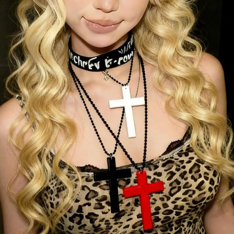 Gothic Black White Red Wood Cross Pendants Necklace Fashion Long Chain Cross Necklace for Women Men Y2K Punk Style Jewlery Gifts