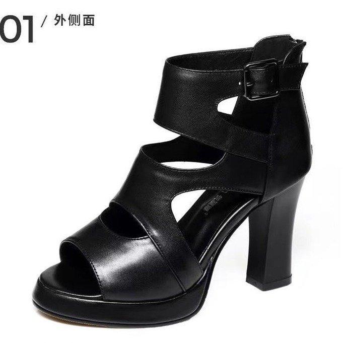 

Внешняя торговля 2025 мода новые европейские и американские, большой размер босоножки на высоком каблуке с открытым носком римские на толстой подошве полые женские туфли толстые 40 чёрный