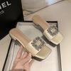 Xiaoxiangfeng pearl slippers women's summer wear 2025 new versatile Internet celebrity fairy style thick heel sandals