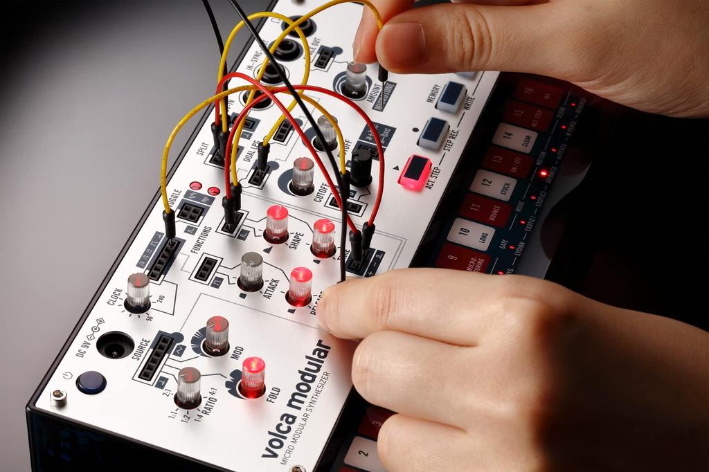 KORG Modular Volca Patching Cable Battery Can Be Used with Compact Size That Can Be Used Anywhere Synthesizer, Modular, Included, Powered, Built-in