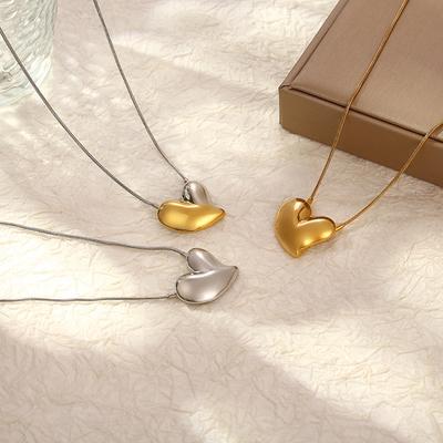 Mode Textur Liebe Ohrringe Halskette Damen Vakuumplattiert 18K Gold Nicht verblassender Schmuck