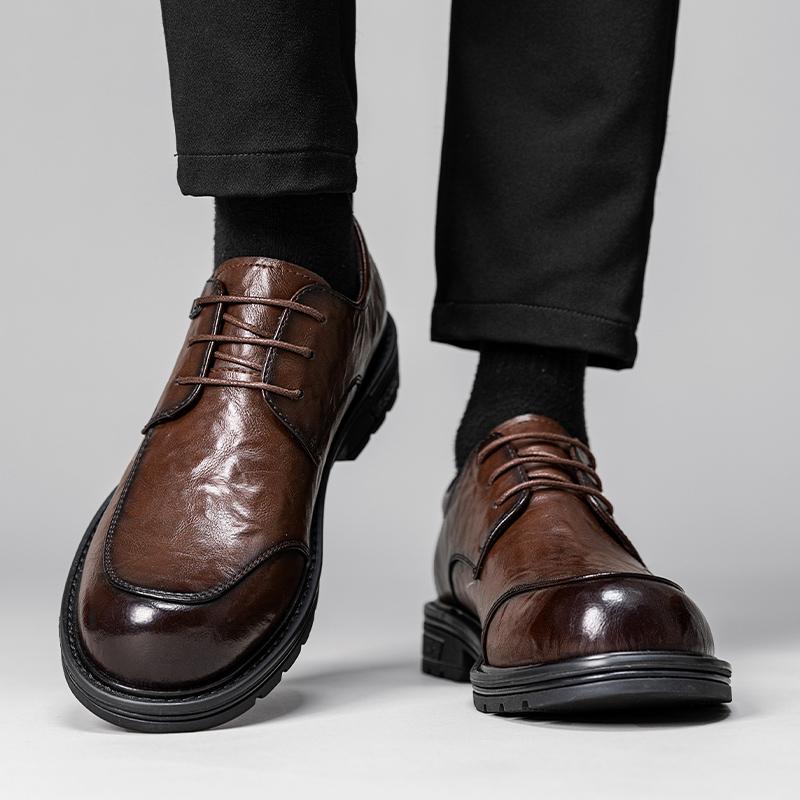 2024 Herren Plateau Leder Oxford Formelle Lederschuhe Herren Mode Trend Handgefertigte Herren Mokassins Lässige Herren Hot Sale Schuhe