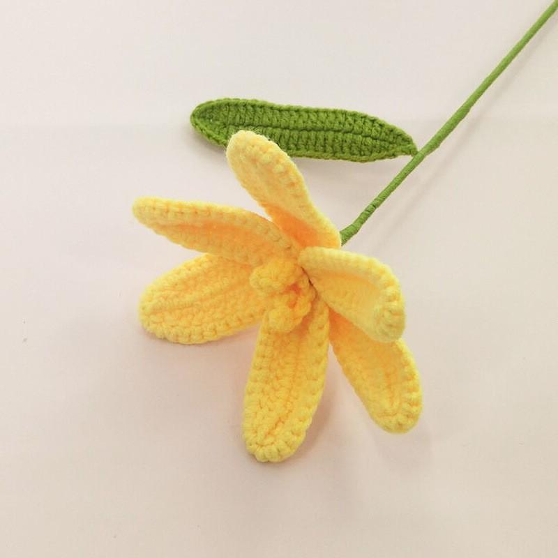 Single Finished Yarn Flower Hook Weaving Blooming Tulip Branches Warm and Heartwarming Christmas Gift Finished Bouquet