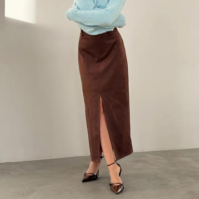 Suede Skirt Women 2026 Spring Faux Suede Leather Regular Fit Pencil Skirts Retro High Waist Commuting Vintage Long Skirt Femme