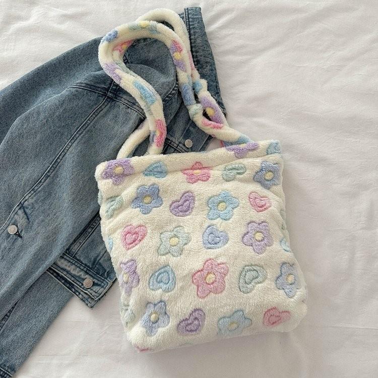 

Stylish Urban Minimalist Plush Tote Bag With Heart Flower Design In Bright Colors бежевий