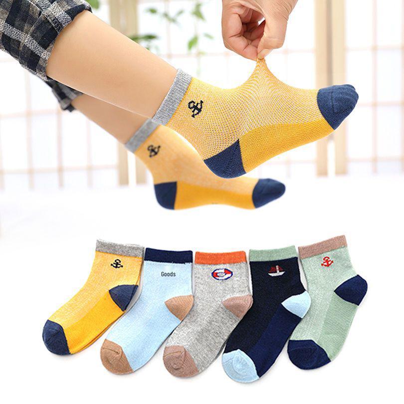 Breathable Cotton Mid-Calf Socks for Kids (1-15 Years), Anti-Odor, Cute Design for Boys and Girls, Ideal for Spring and Autumn.