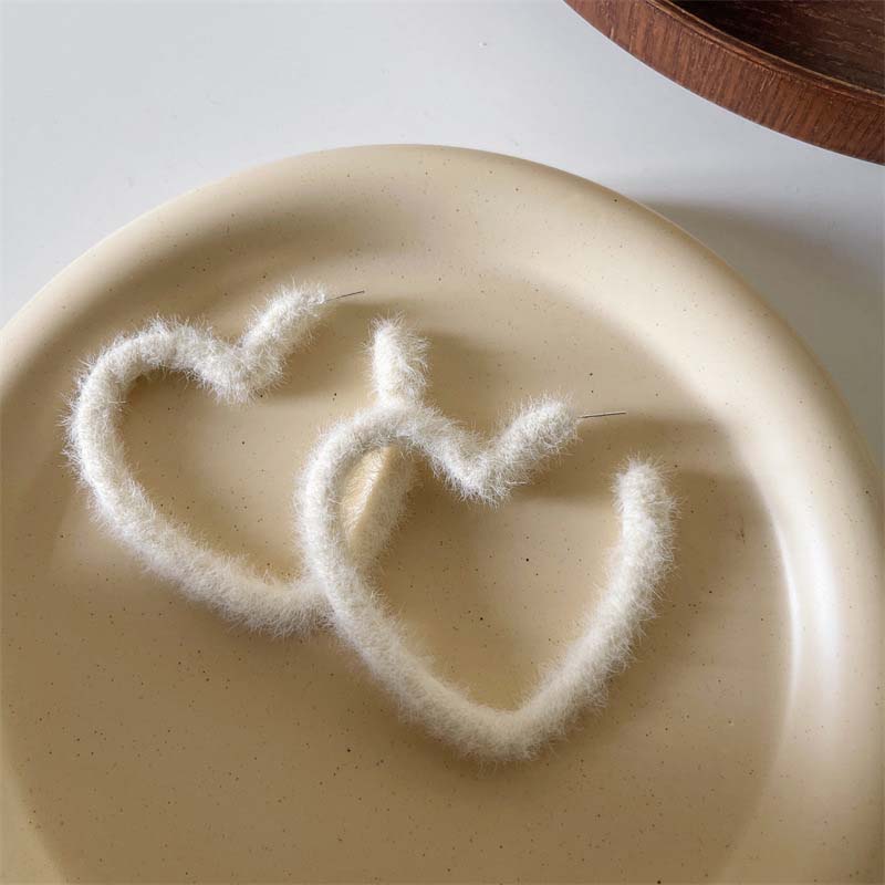 Orecchini a Cerchio Cuore in Peluche Bianco Dolci Coreani per Donna Orecchini Esagerati a Forma di C Gioielli Regalo per Matrimonio Festa