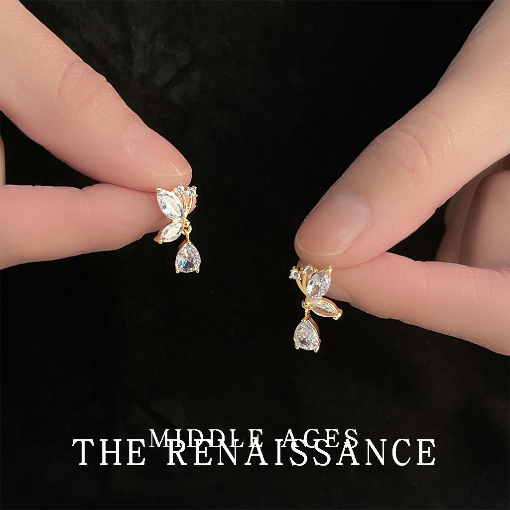 Full zirconium butterfly stud earrings French court style earrings retro light luxury earrings