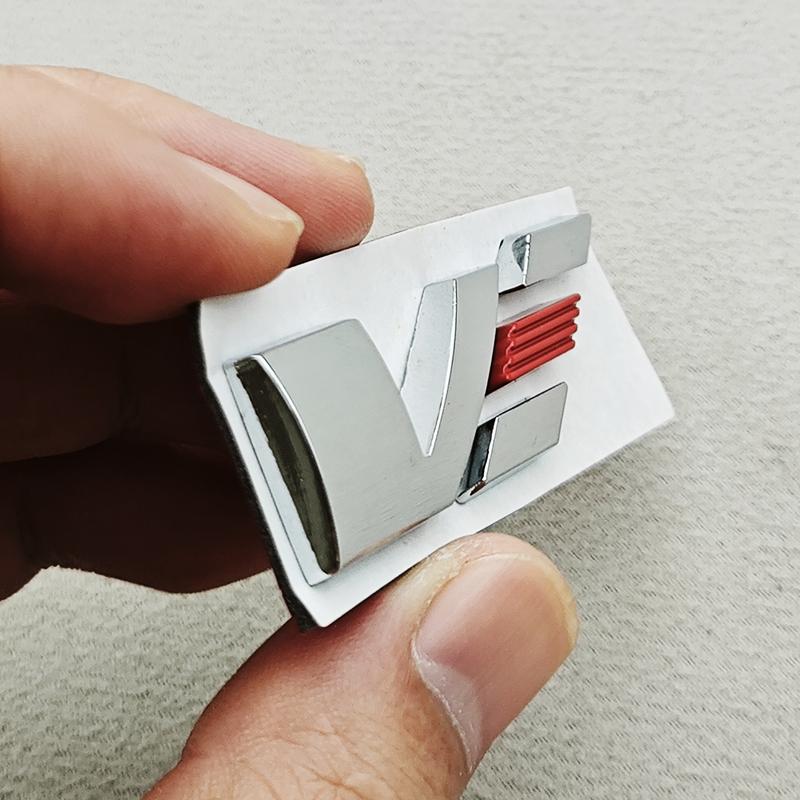 1 Stück 3D Metall Autoaufkleber Logo V Heckklappen Plakette Kotflügel Seiten Emblem Aufkleber für Cadillac ATS CTS CT4 CT5 XT6 Auto Zubehör