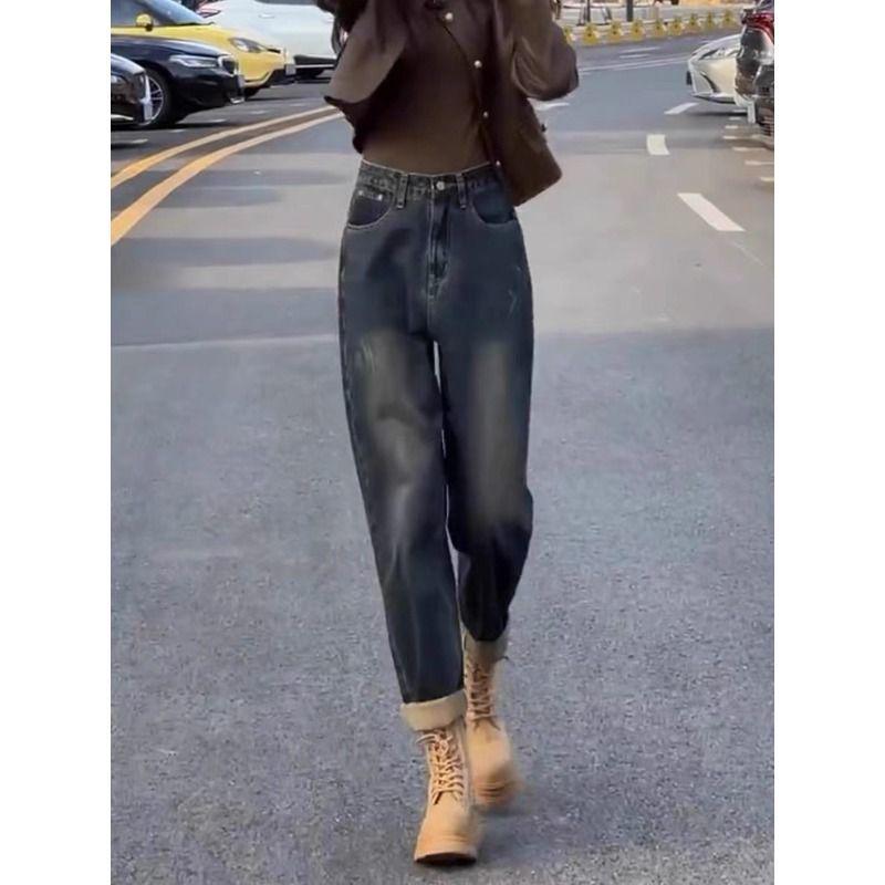 Elastic Velvet Wide-Leg Harem Jeans for Women - Plus Size, High-Waisted, Loose Slimming, Autumn/Winter Style.